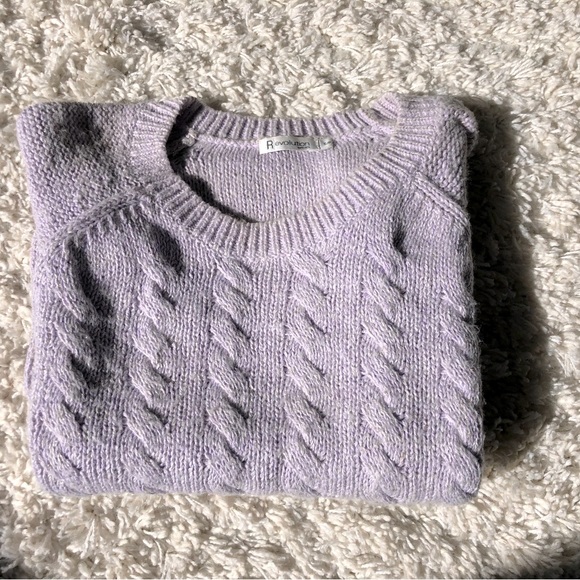 Gorgeous Cable Knit Sweater - Picture 6 of 7